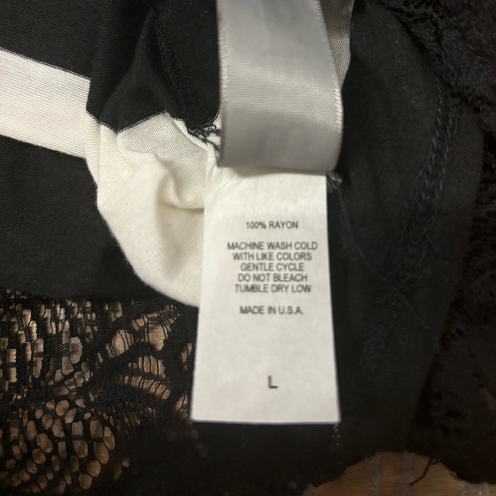 S.H.E Black Large Lace Sleeveless Tank Top - Picture 8 of 8